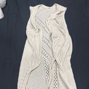 Elegant Cream Knit Sleeveless Sweater
